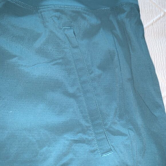 Athleta Trekkie North Short Teal Blue Green - Picture 4 of 13